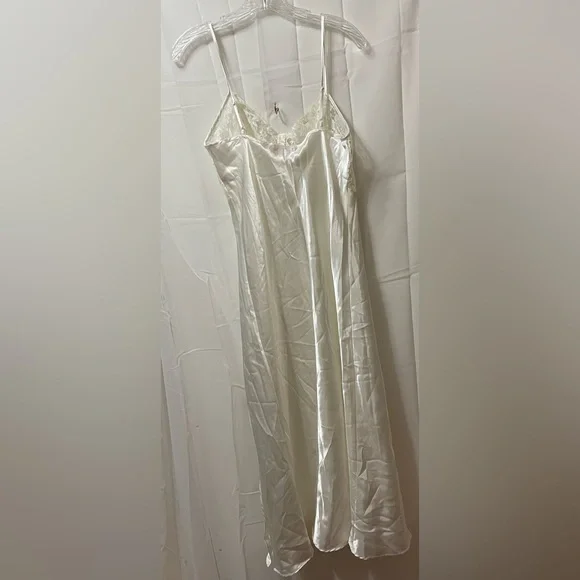 Vintage hand dyed Oleg cassini nightgown - Picture 4 of 5